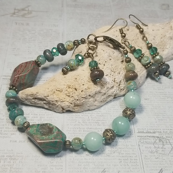 Green crazy lace agate freeform bracelet set - Picture 7 of 8